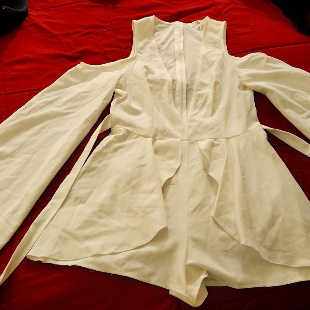 Deep Plunge Romper (SZ 8) (New without tags)